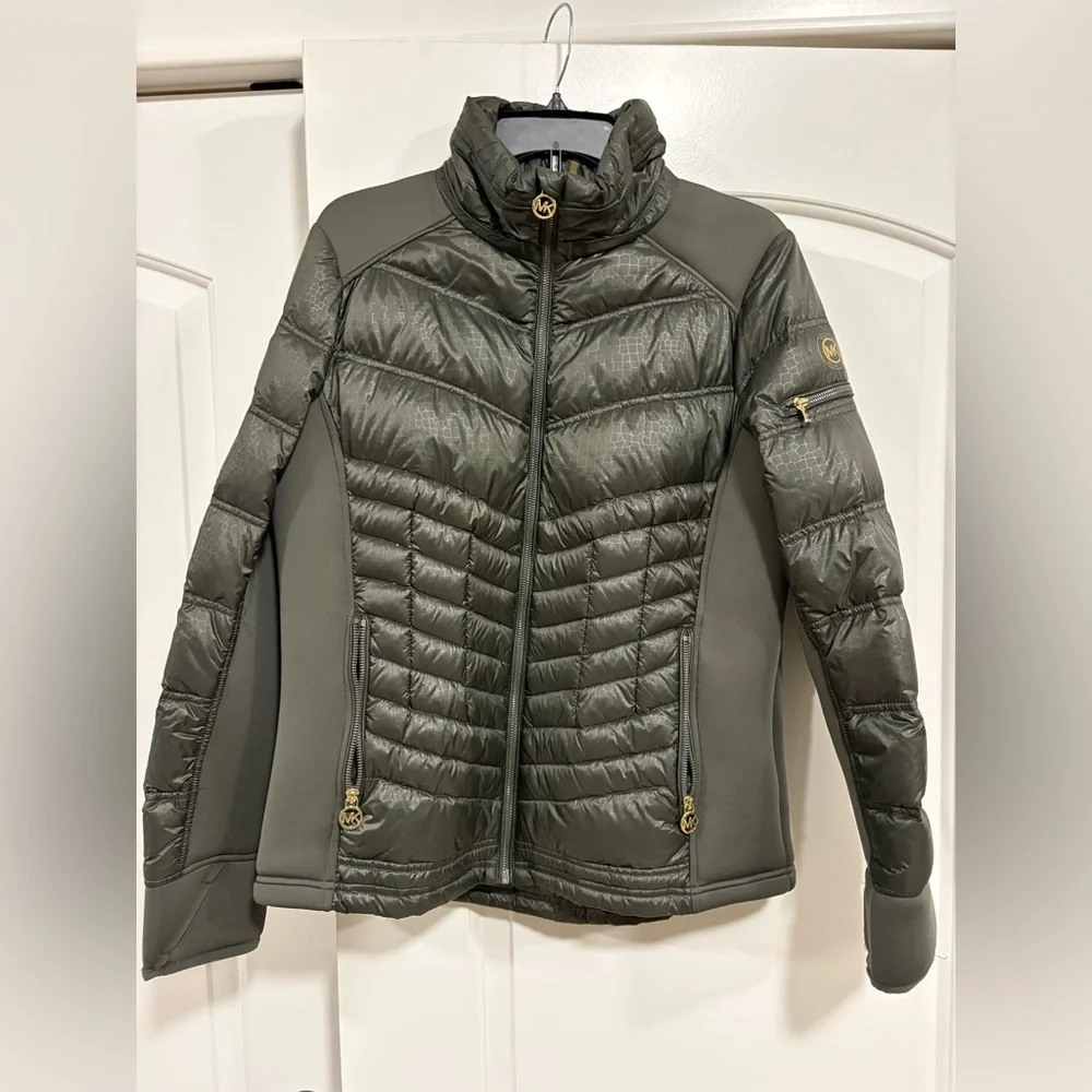 NWOT Michael Kors Green Mixed Media Puffer Jacket with Faux Fur Hood Size XL